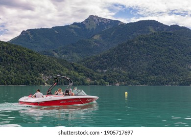 Sankt Gilgen, Austria - Juli 19, 2017: Family Sailing In Speedboat At Wolfgangsee Near Sankt Gilgen, Austria