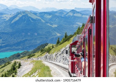 Sankt Wolfgang, Austria - Juli 19, 2017: Cogwheel train to top Schafberg near Austrian Sankt Wolfgang am Wolfgangsee