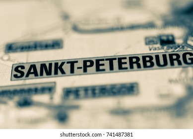 Sankt-Peterburg on map.