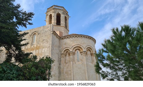 Sant Martí Sarroca, , Spain – March 25, 2021: Santa Maria Church, Next To The Medieval Castle Of Sant Martí Sarroca In Alt Penedès County. 