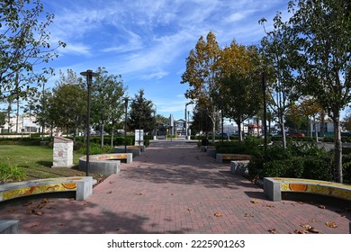 SANTA ANA, CALIFORNIA - 11 NOV 2022: Walkway On The Campus Of Santa Ana College.