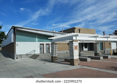 SANTA ANA, CALIFORNIA - 11 NOV 2022: Locker Rooms Building On The Campus Of Santa Ana College.