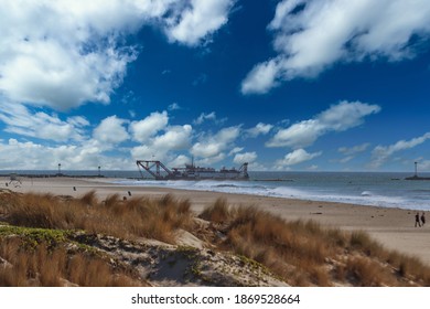 Santa Ana Winds Buffet Oxnard Shores  In California