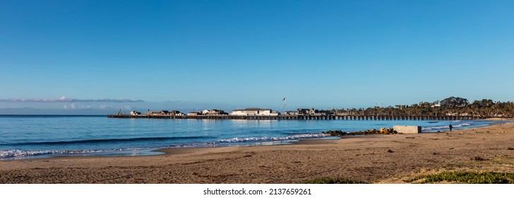 Santa Barbara Waterfront Pier Background Morning Stock Photo 2137659261 ...