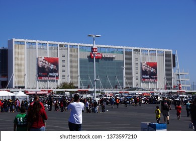 Santa Clara, California - March 29, 2015: People Walking To Arena And Tailgate In Parking Lot Before The Start Of The Showcase Of The Immortals, Wrestlemania 31, At The Levi's Stadium.