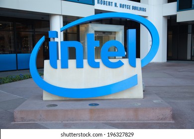 SANTA CLARA, CA/USA - JANUARY 04, 2014: Intel Sign At Corporate Headquarters. Intel Is Inventor Of The X86 Microprocessor, The Processors Found In Most Personal Computers.