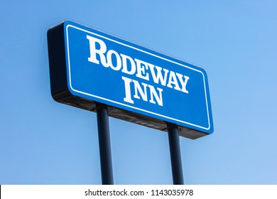 Santa Clarita, CA/USA. July 26, 2018. Rodeway Inn Sign. Rodeway Inn Is A Chain Of Economy-priced Hotels In The United States And Canada.