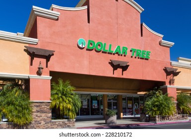 SANTA CLARITA, CA/USA - NOVEMBER 2, 2014:  Dollar Tree Retail Store Exterior. Dollar Tree, Inc. Is An American Chain Of Discount Variety Stores That Sells Items For $1 Or Less.