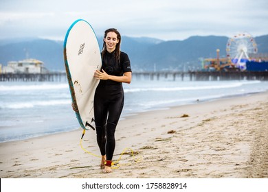 Santa Monica, CA /USA 06-12-2019 Surf Lesson For Beginners.