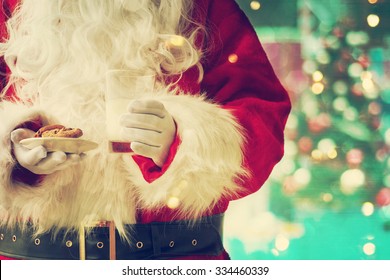 Santa Picking Cookie 