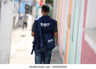 Santa Teresinha, Bahia, Brazil - August 1, 2022: IBGE Recency Agent Works Collecting Demographic Census Data In A Residence In The City Of Santa Teresinha.