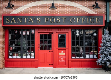 Santa's Post Office Dark And Closed For The Weekend