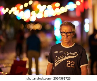 SANTO DOMINGO, DOMINICAN REPUBLIC - NOV 4 2021: Columbus Park And Zona Colonial In Santo Domingo Is Where Tourist And Locals Gather For Shopping, Food And Socializing.