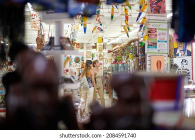 SANTO DOMINGO, DOMINICAN REPUBLIC - NOV 4 2021: Columbus Park And Zona Colonial In Santo Domingo Is Where Tourist And Locals Gather For Shopping, Food And Socializing.