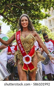 Sao Paulo, Brazil February 18, 2017: An Unidentified Girl With Costumes At Popular Type Of Street Carnival At Passaram A Mao Na Pompeia Samba Group In Sao Paulo, Brazil.