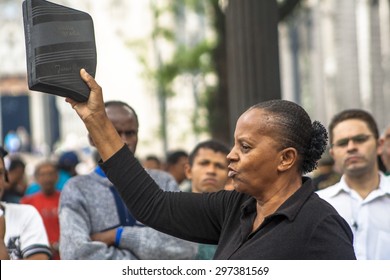 Sao Paulo, Brazil, January 09, 2009. Woman Evangelical Preacher Explains God's Word In Se Square In Downtown Sao Paulo