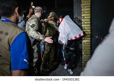 Sao Paulo
Mar 13, 2021
Police Officers Close An Illegal Party With About 600 People, Many Without A Face Mask And Without Maintaining The Distance Required To Prevent The Transmission Of The Covid-19.