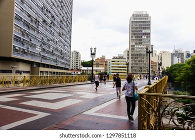 Sao Paulo, SP / Brazil - 01/25/2019: Tourists Walking On Viaduto Do Cha In The 465 Sao Paulos' Aniversary. 