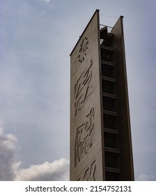 SAO PAULO, SP, BRAZIL - APRIL 11, 2022:  Close Up Of Torre Da Praça Do Relógio, University Of São Paulo