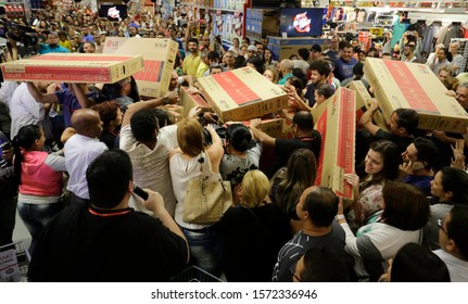 Sao Paulo, SP / Brazil - November 22, 2018: Shoppers Rush To Buy Televisions During A Black Friday Sale At A Extra Department Store.