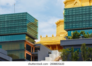 Sappaya Sapasathan (The Parliament Of Thailand), Government Office, National Assembly Of The Kingdom Of Thailand With Golden Pagoda On The Chao Phraya River In Bangkok