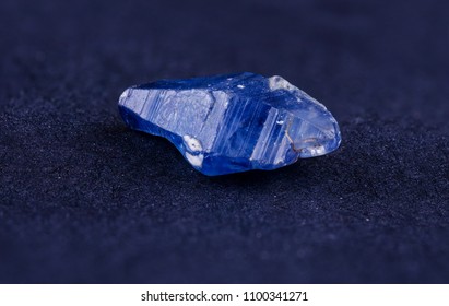 Sapphire crystal from Ratnapura, Sri Lanka