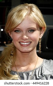 Sara Paxton Gorsel Stok Fotograf Ve Vektorleri Shutterstock