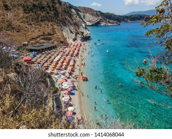 25 Plazhi Pasqyrave Images, Stock Photos & Vectors | Shutterstock