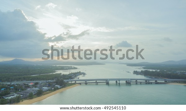 Sarasin Bridge, the\
bridge is the most important in making businesses. From the\
provinces to Phuket Has traded a lot of money. This bridge linking\
the province of Phang\
Nga.