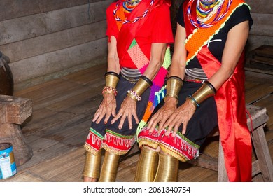 Sarawak, Malaysia – October 21, 2021: The Photo Showing Native Women Or 'ring Ladies' Of Sarawak. This Indigenous Ladies Wearing The Yellow Copper Rings Since They Were Young.