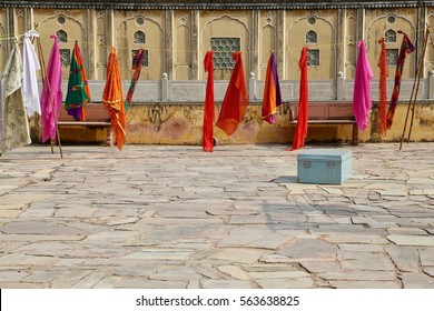 The Saris Of Panna Meena Ka Kund