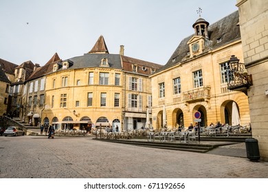 SARLAT LA CANEDA, FRANCE. 23th MARCH, 2016: Medieval Village Of Sarlat La Caneda At Perigord, France