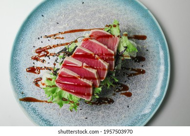 Sashimi Tuna Salad Blue Plate