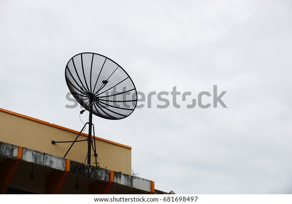rain cover for satellite dish
