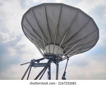 Satellite earth station for network wireless installation