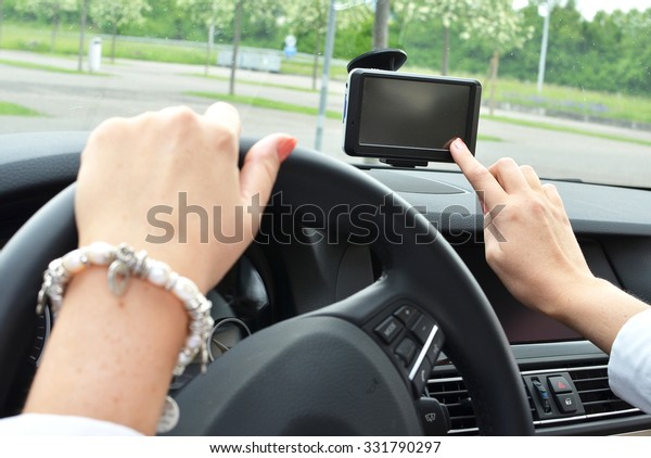 Satellite navigation system\
in the car