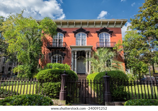 SAVANNAH, GA, USA OCTOBER\
12: The Mercer House on October 12, 2014 in Savannah, GA. The\
Mercer House features in the novel \