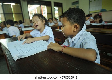 Savannakhet, Cambodia, May 04, 2013: Schoolchildren During A Lesson In A Secondary School, Savannakhet, Cambodia
