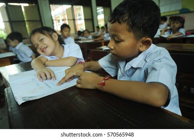 Savannakhet, Cambodia, May 04, 2013: Schoolchildren During A Lesson In A Secondary School, Savannakhet, Cambodia
