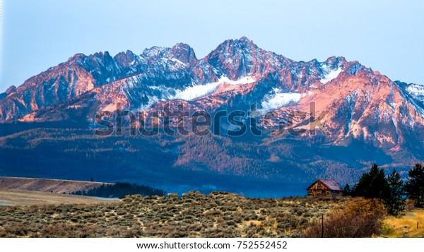 Sawtooth Mountains Log Cabin Sunrise Near Stock Photo Edit Now