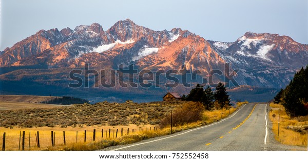 Sawtooth Mountains Log Cabin Sunrise Highway Stock Photo Edit Now