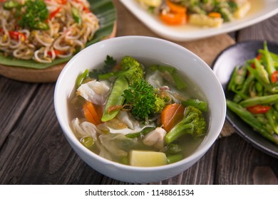 208 Sop sayur Images, Stock Photos & Vectors | Shutterstock