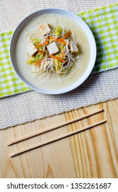 Sayur Tahu Tauge, An Indonesian Traditional Food Made Of Tofu, Bean Sprouts, Shredded Carrot, And Coconut Milk Gravy