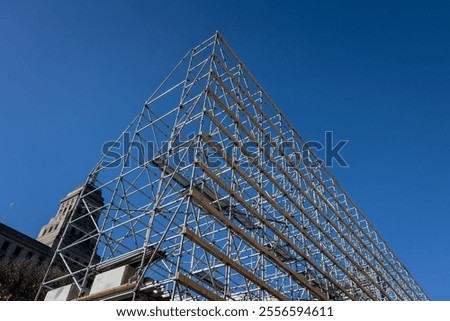 Scaffolding assembly tower for facade construction and restoration 