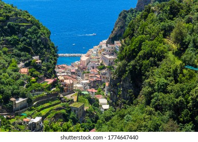 Scala, Italien - Blick Amalfi von der Wanderroute von Scala nach Ravello an der Amalfi Küste 