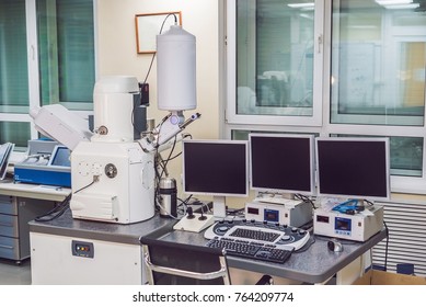 Scanning Electron Microscope Microscope In A Physical Lab