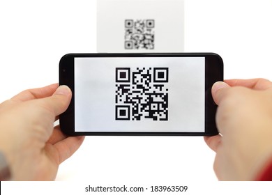 Scanning QR code with mobile smart phone