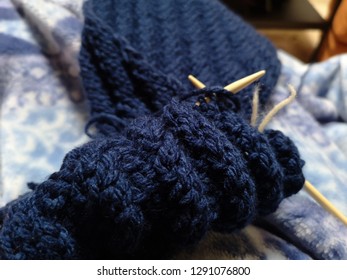 Scarf That Knitting Needles 