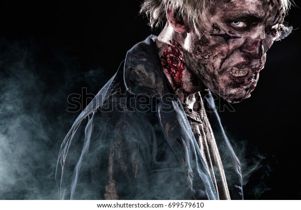 Scary Bloody Zombie Man Glass Eye Arkivfoto Rediger Na 699579610