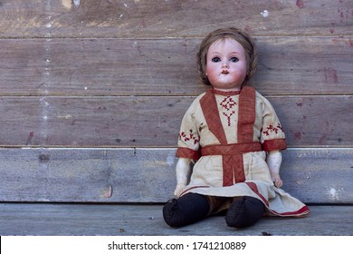 creepy antique dolls